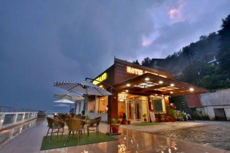 Hotel Highland by DLS Hotels