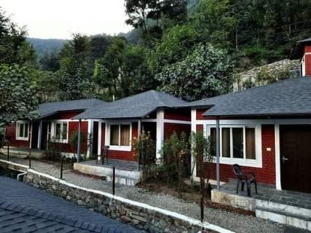 Chaar Machan Resort