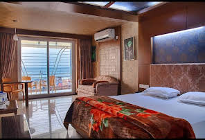 Deluxe Room (Garden Facing)