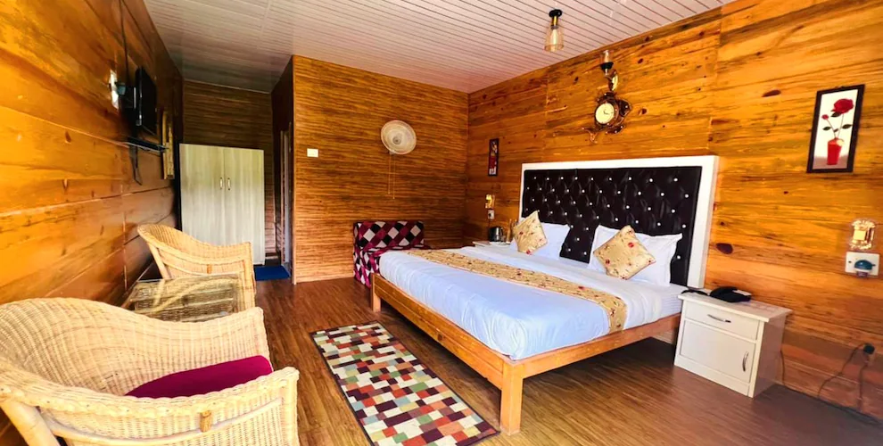 Deluxe Room (Garden Facing)