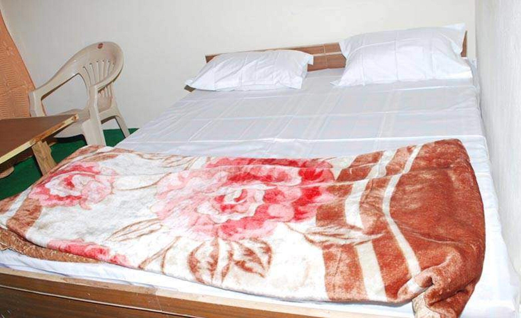 Deluxe Room (Garden Facing)