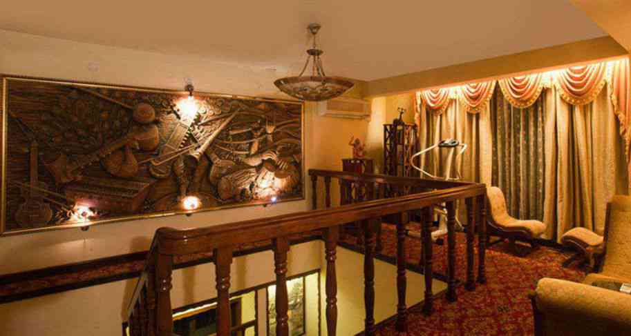 LUXURY SUITE