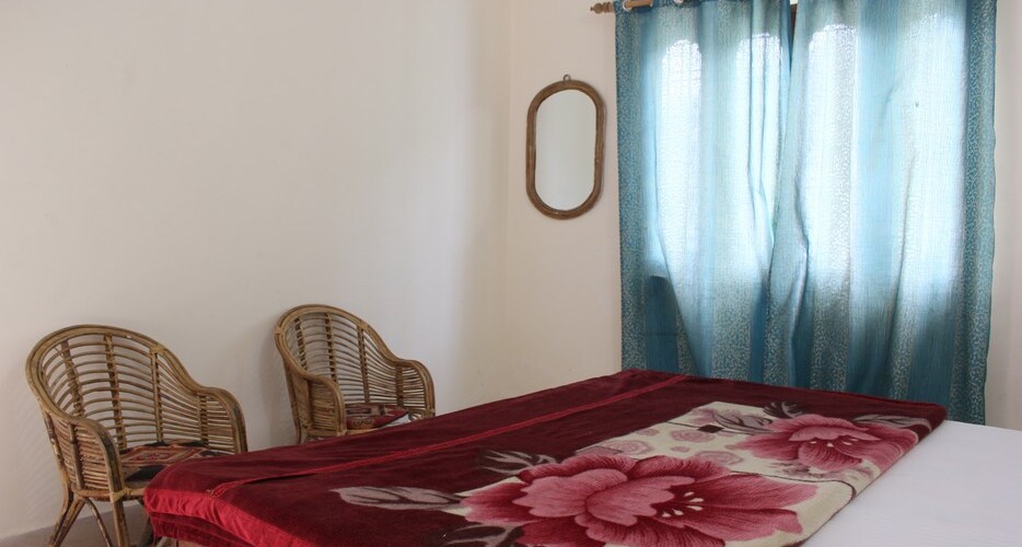 Deluxe Room (Garden Facing)