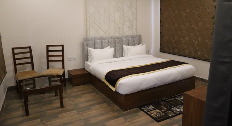 PRESIDENTAL SUITE