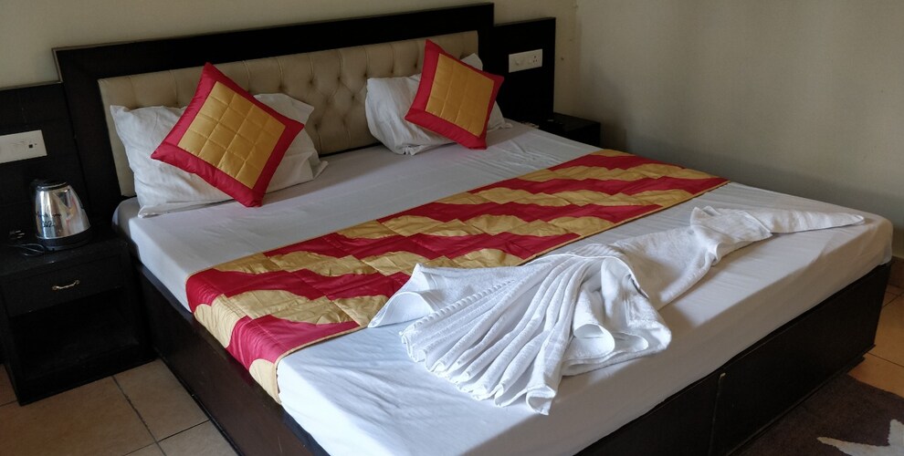 Deluxe Room (Garden Facing)